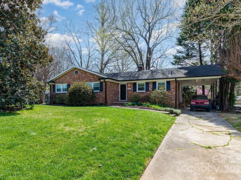 1041 Cutler Place, Charlotte, NC 28205.  MLS# CAR4237172, YatesRealty ID 14465. 