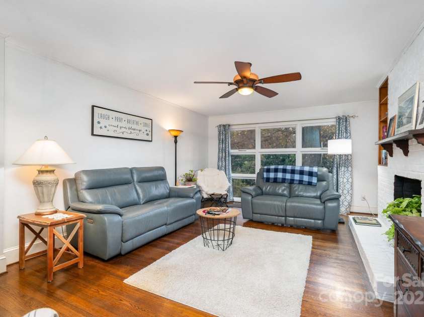 1041 Cutler Place, Charlotte, NC 28205.  MLS# CAR4237172, YatesRealty ID 14465. 
