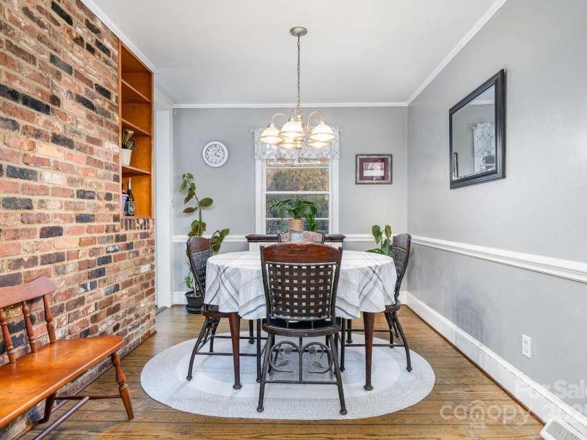 1041 Cutler Place, Charlotte, NC 28205.  MLS# CAR4237172, YatesRealty ID 14465. 