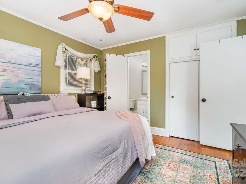 1041 Cutler Place, Charlotte, NC 28205.  MLS# CAR4237172, YatesRealty ID 14465. 