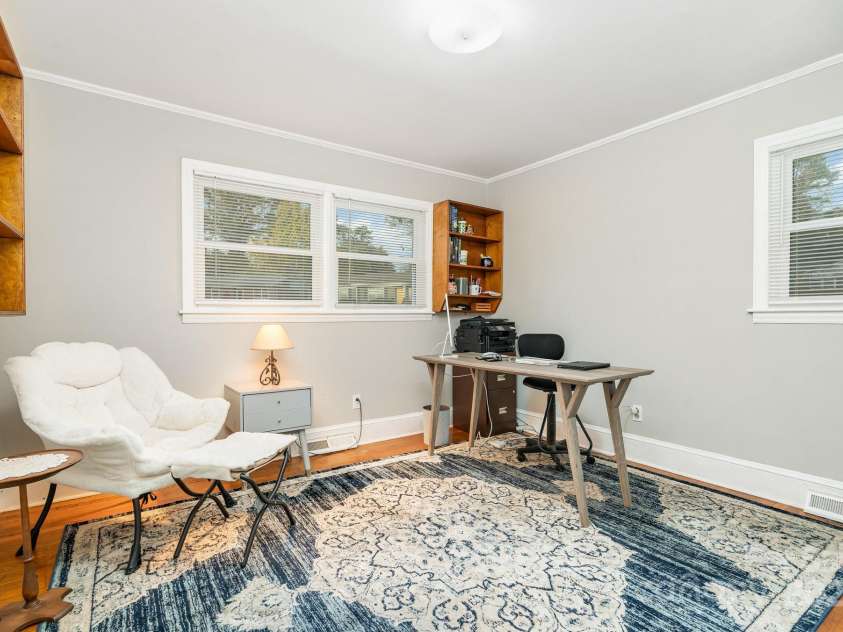 1041 Cutler Place, Charlotte, NC 28205.  MLS# CAR4237172, YatesRealty ID 14465. 