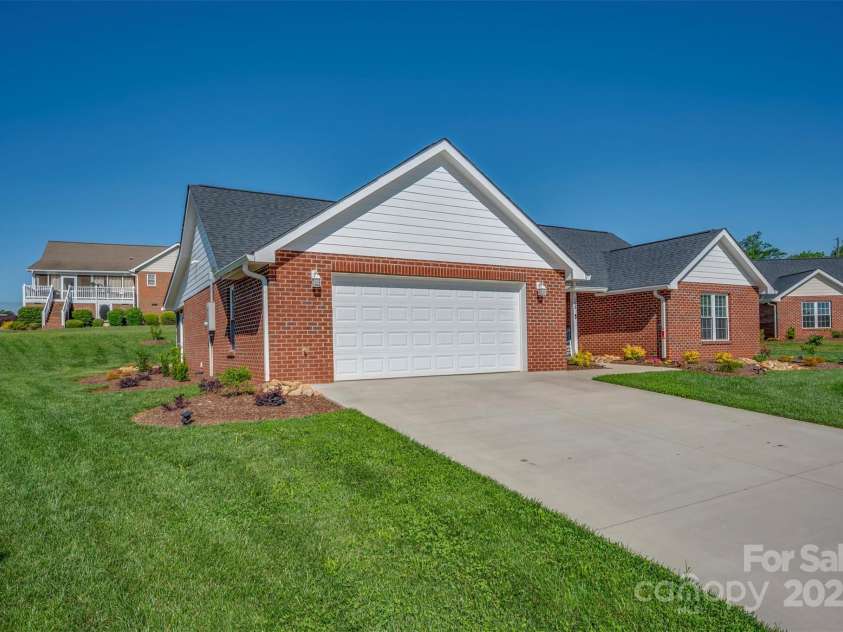 105 Kingston Place, Spindale, NC 28160.  MLS# CAR4256599, YatesRealty ID 14465. 