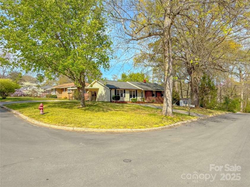 2020 Parkdale Avenue, Gastonia, NC 28052.  MLS# CAR4240839, YatesRealty ID 14466. 