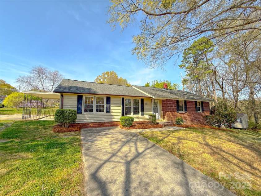 2020 Parkdale Avenue, Gastonia, NC 28052.  MLS# CAR4240839, YatesRealty ID 14466. 