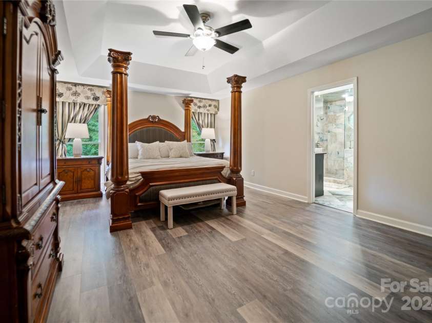 10235 Mount Holly Road, Charlotte, NC 28214.  MLS# CAR4177384, YatesRealty ID 1447. 