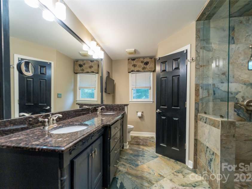 10235 Mount Holly Road, Charlotte, NC 28214.  MLS# CAR4177384, YatesRealty ID 1447. 