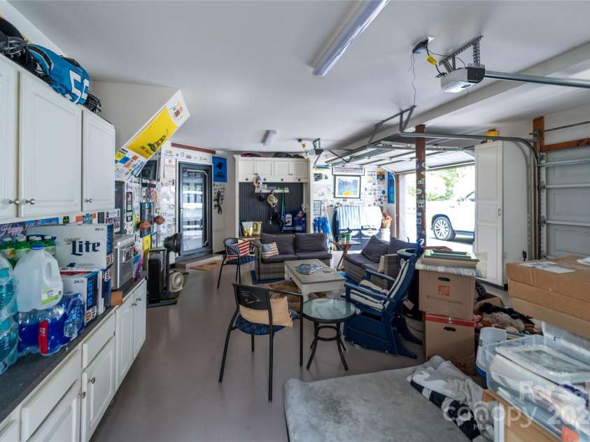 10235 Mount Holly Road, Charlotte, NC 28214.  MLS# CAR4177384, YatesRealty ID 1447. 