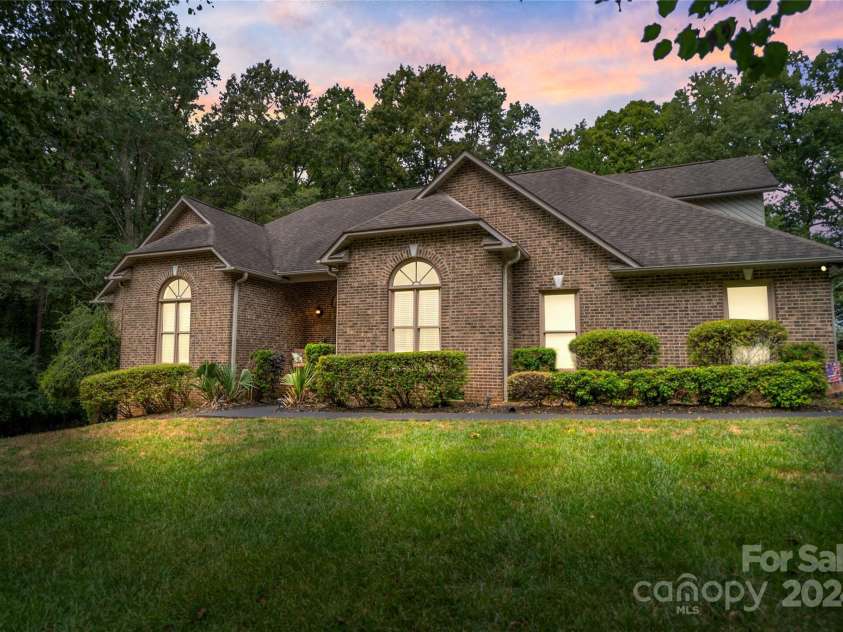 10235 Mount Holly Road, Charlotte, NC 28214.  MLS# CAR4177384, YatesRealty ID 1447. 