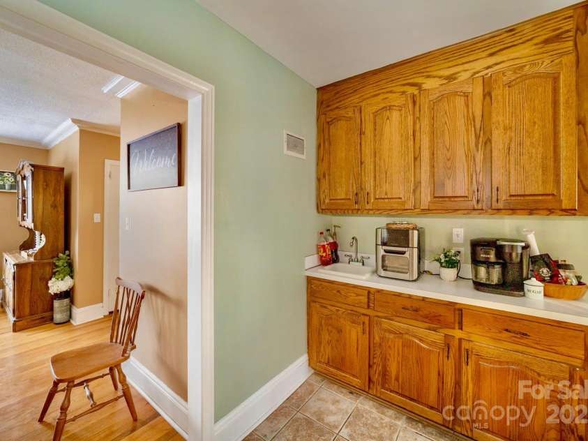 401 Inman Avenue, Bessemer City, NC 28016.  MLS# CAR4224332, YatesRealty ID 1447. 