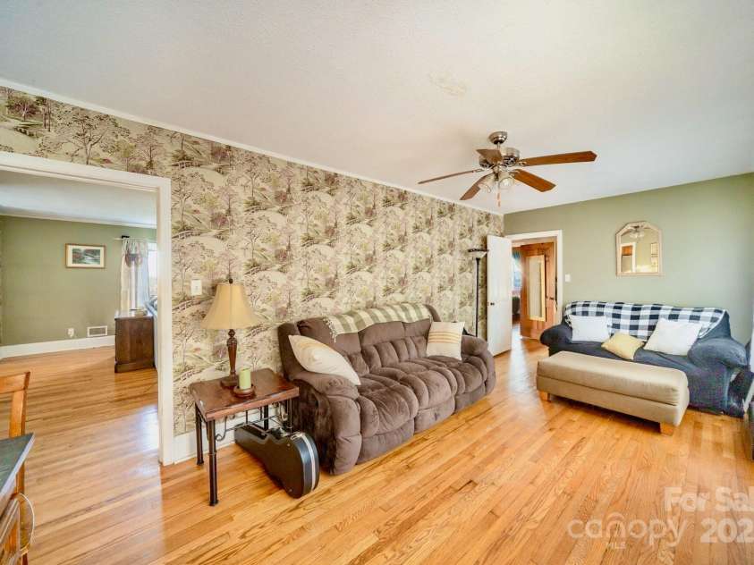 401 Inman Avenue, Bessemer City, NC 28016.  MLS# CAR4224332, YatesRealty ID 1447. 