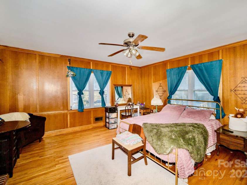 401 Inman Avenue, Bessemer City, NC 28016.  MLS# CAR4224332, YatesRealty ID 1447. 