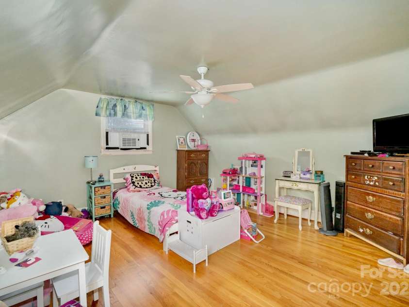 401 Inman Avenue, Bessemer City, NC 28016.  MLS# CAR4224332, YatesRealty ID 1447. 