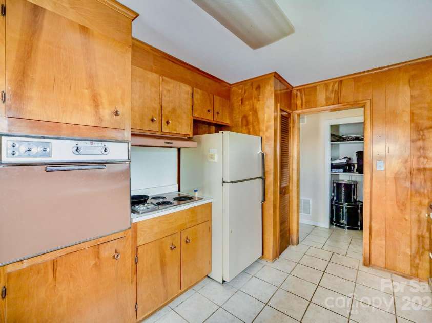 401 Inman Avenue, Bessemer City, NC 28016.  MLS# CAR4224332, YatesRealty ID 1447. 