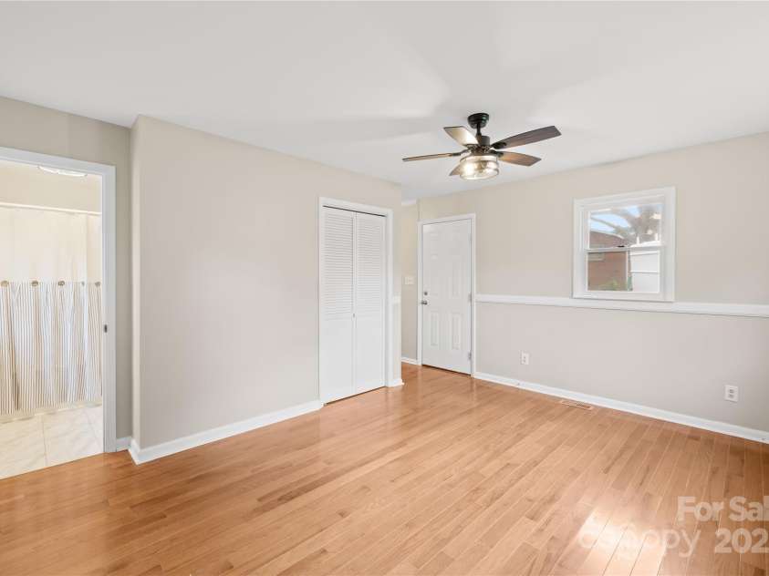 119 Oak Avenue, Shelby, NC 28152.  MLS# CAR4260905, YatesRealty ID 14470. 