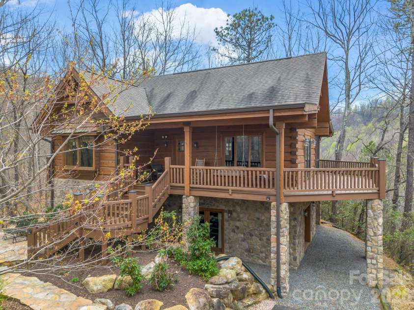 294 Verbena Drive, Black Mountain, NC 28711.  MLS# CAR4356728, YatesRealty ID 14470. 
