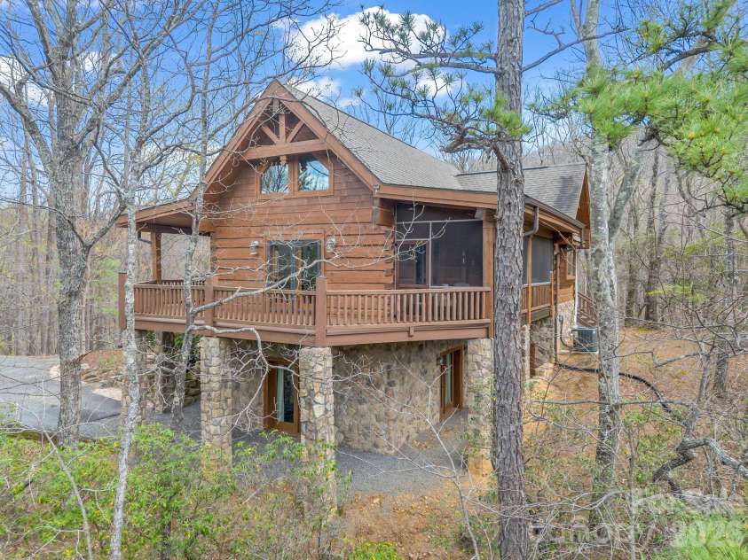 294 Verbena Drive, Black Mountain, NC 28711.  MLS# CAR4356728, YatesRealty ID 14470. 