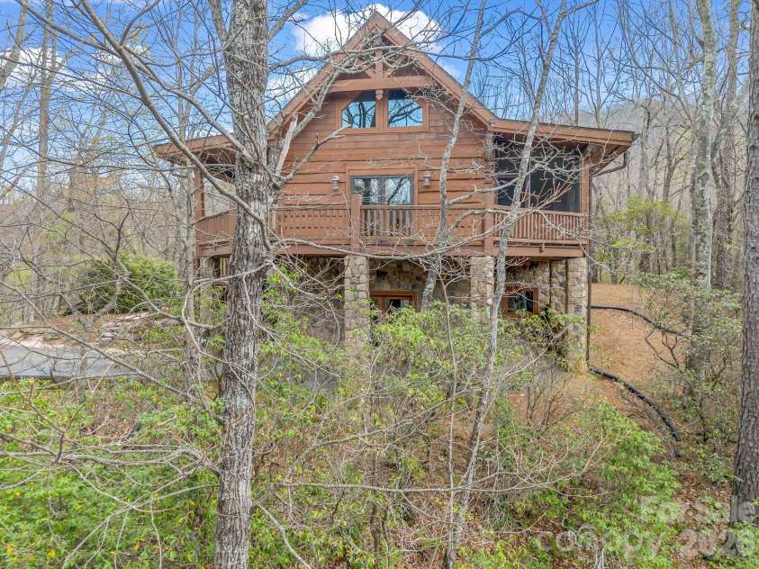 294 Verbena Drive, Black Mountain, NC 28711.  MLS# CAR4356728, YatesRealty ID 14470. 