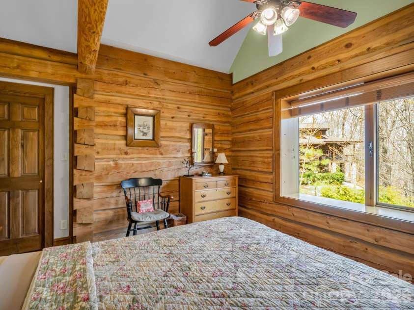 294 Verbena Drive, Black Mountain, NC 28711.  MLS# CAR4356728, YatesRealty ID 14470. 