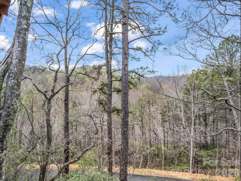 294 Verbena Drive, Black Mountain, NC 28711.  MLS# CAR4356728, YatesRealty ID 14470. 