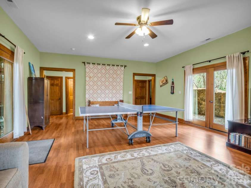 294 Verbena Drive, Black Mountain, NC 28711.  MLS# CAR4356728, YatesRealty ID 14470. 