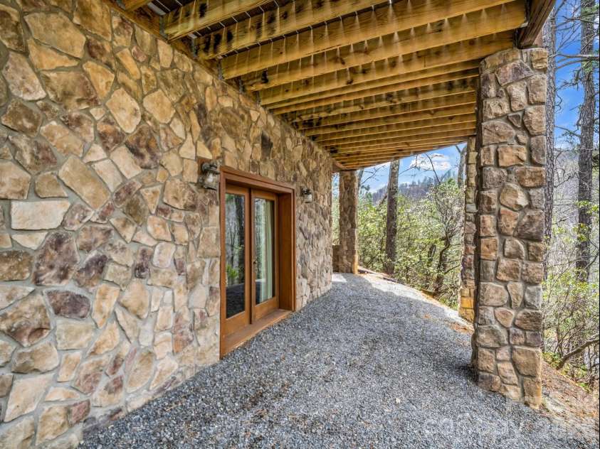 294 Verbena Drive, Black Mountain, NC 28711.  MLS# CAR4356728, YatesRealty ID 14470. 