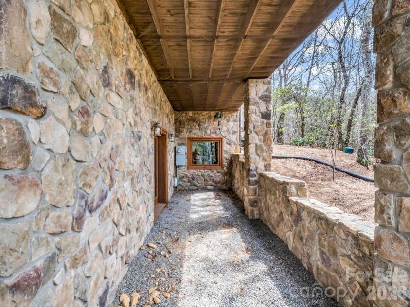 294 Verbena Drive, Black Mountain, NC 28711.  MLS# CAR4356728, YatesRealty ID 14470. 