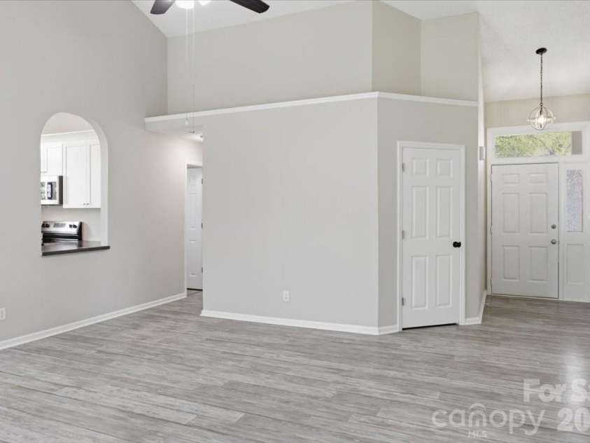 2917 Dellinger Drive, Charlotte, NC 28269.  MLS# CAR4360696, YatesRealty ID 14471. 