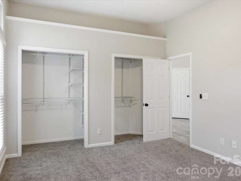 2917 Dellinger Drive, Charlotte, NC 28269.  MLS# CAR4360696, YatesRealty ID 14471. 