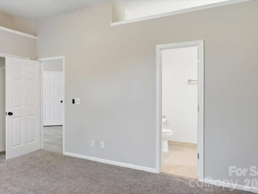 2917 Dellinger Drive, Charlotte, NC 28269.  MLS# CAR4360696, YatesRealty ID 14471. 