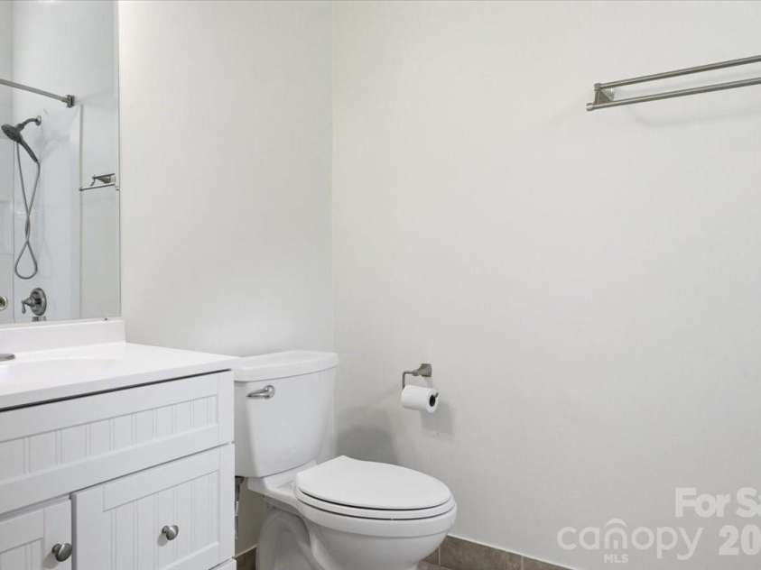 2917 Dellinger Drive, Charlotte, NC 28269.  MLS# CAR4360696, YatesRealty ID 14471. 