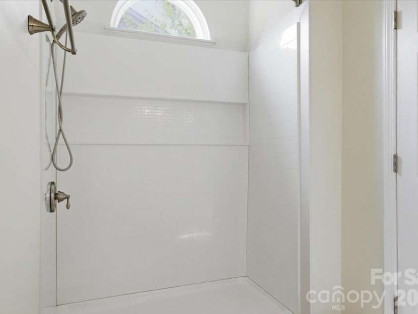 2917 Dellinger Drive, Charlotte, NC 28269.  MLS# CAR4360696, YatesRealty ID 14471. 