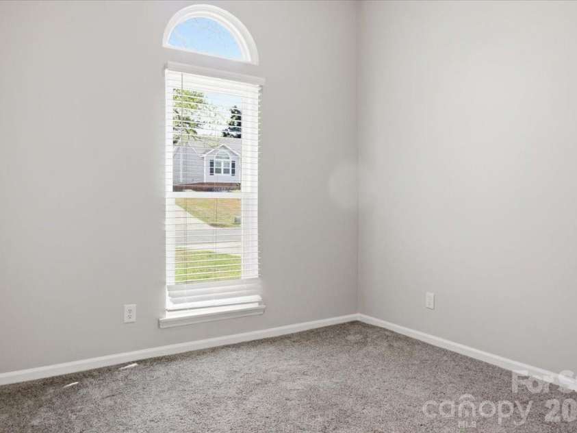 2917 Dellinger Drive, Charlotte, NC 28269.  MLS# CAR4360696, YatesRealty ID 14471. 