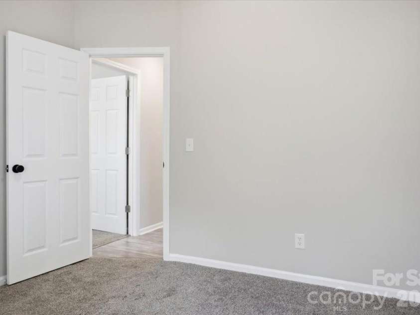 2917 Dellinger Drive, Charlotte, NC 28269.  MLS# CAR4360696, YatesRealty ID 14471. 