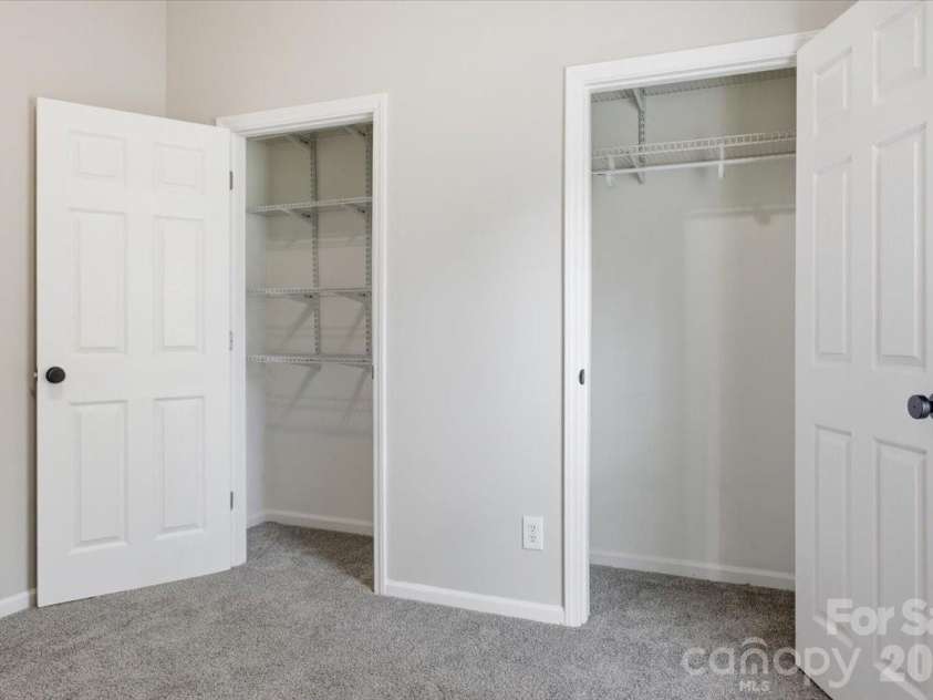 2917 Dellinger Drive, Charlotte, NC 28269.  MLS# CAR4360696, YatesRealty ID 14471. 