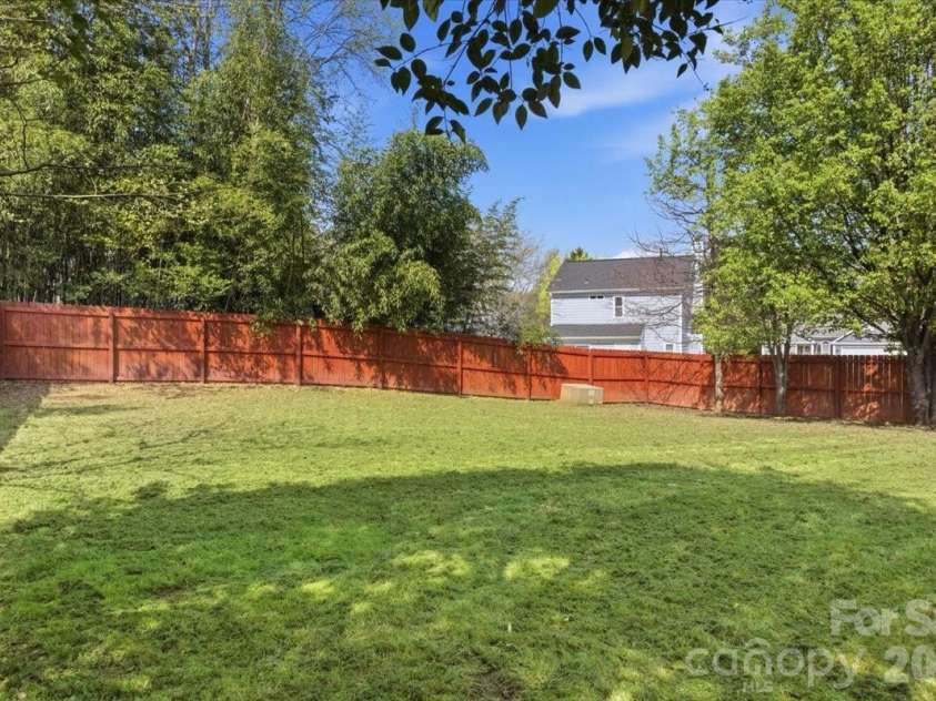 2917 Dellinger Drive, Charlotte, NC 28269.  MLS# CAR4360696, YatesRealty ID 14471. 