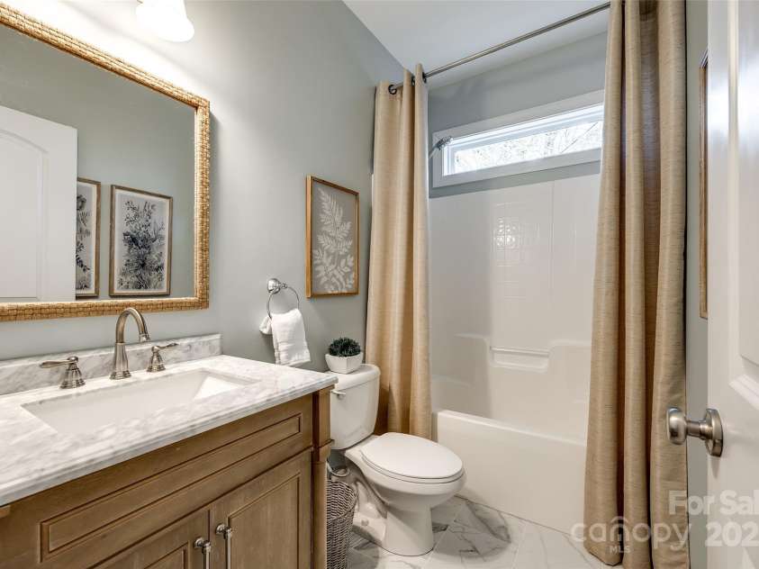 405 Five Leaf Lane, Waxhaw, NC 28173.  MLS# CAR4244840, YatesRealty ID 14472. 