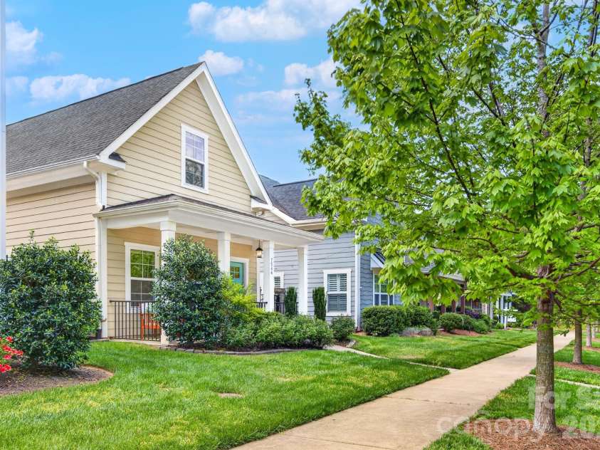 7544 Fairway Villa Circle, Denver, NC 28037.  MLS# CAR4368325, YatesRealty ID 14472. 