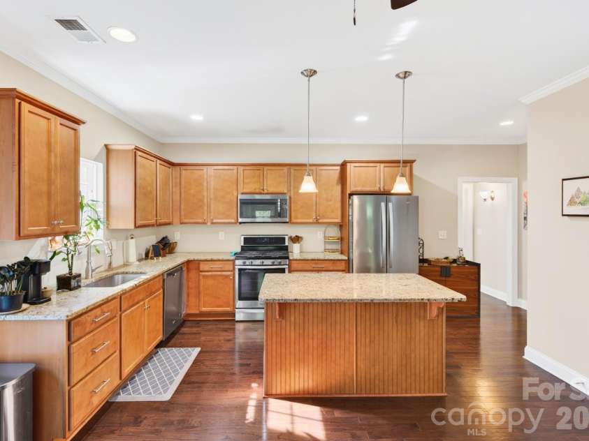 7544 Fairway Villa Circle, Denver, NC 28037.  MLS# CAR4368325, YatesRealty ID 14472. 