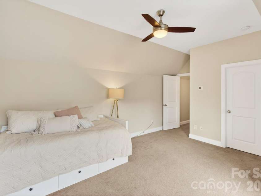 7544 Fairway Villa Circle, Denver, NC 28037.  MLS# CAR4368325, YatesRealty ID 14472. 
