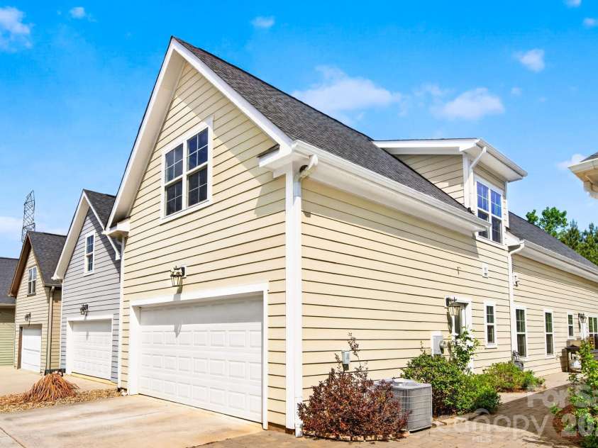7544 Fairway Villa Circle, Denver, NC 28037.  MLS# CAR4368325, YatesRealty ID 14472. 