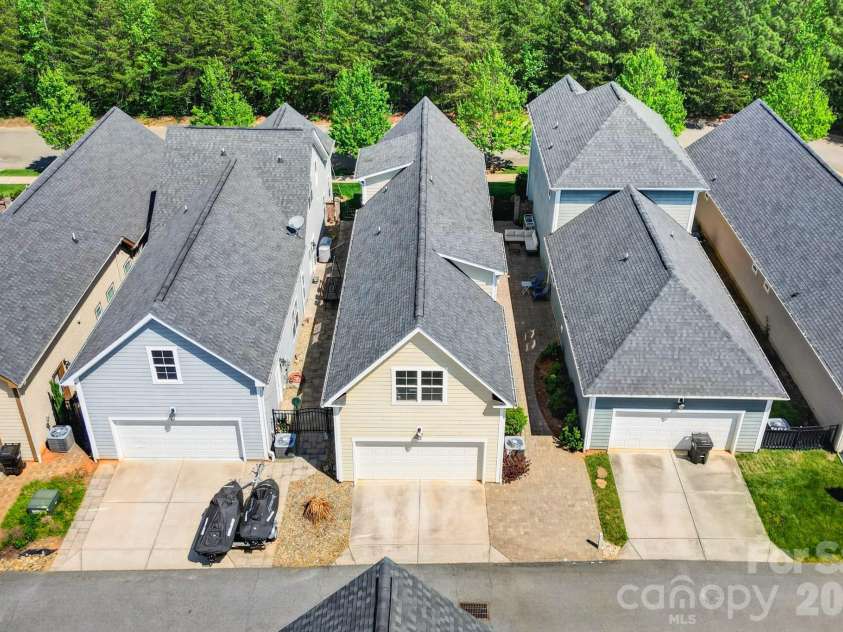 7544 Fairway Villa Circle, Denver, NC 28037.  MLS# CAR4368325, YatesRealty ID 14472. 