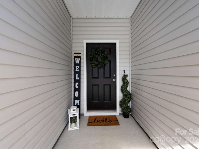 7315 Amberly Hills Road, Charlotte, NC 28215.  MLS# CAR4258030, YatesRealty ID 14473. 