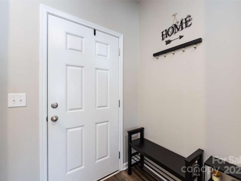 7315 Amberly Hills Road, Charlotte, NC 28215.  MLS# CAR4258030, YatesRealty ID 14473. 