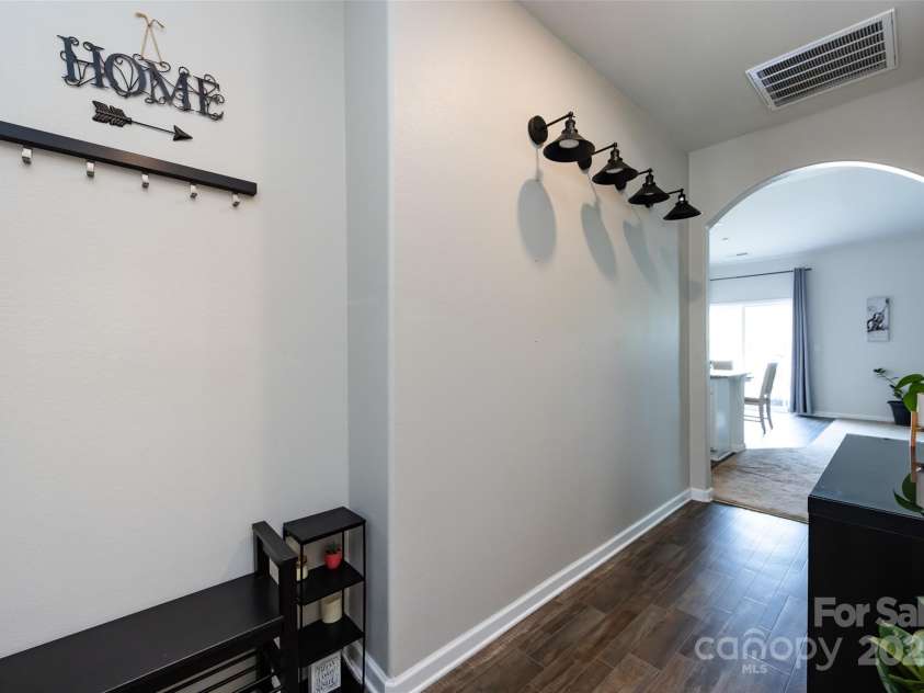 7315 Amberly Hills Road, Charlotte, NC 28215.  MLS# CAR4258030, YatesRealty ID 14473. 