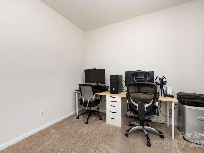 7315 Amberly Hills Road, Charlotte, NC 28215.  MLS# CAR4258030, YatesRealty ID 14473. 