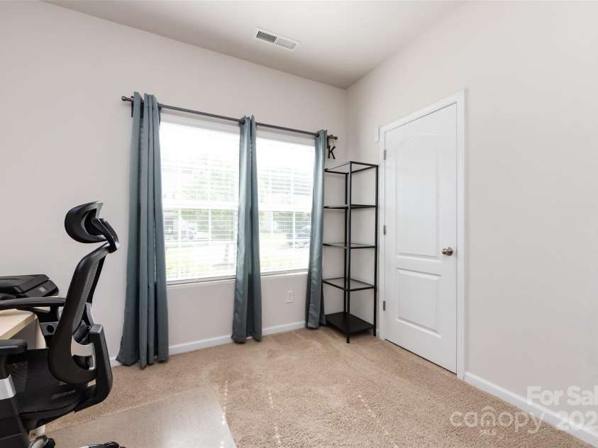 7315 Amberly Hills Road, Charlotte, NC 28215.  MLS# CAR4258030, YatesRealty ID 14473. 