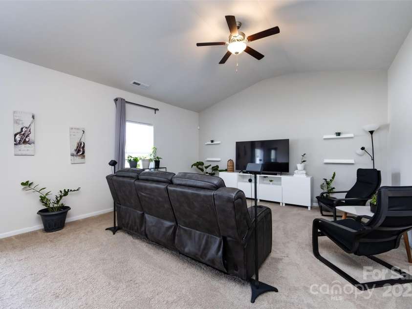 7315 Amberly Hills Road, Charlotte, NC 28215.  MLS# CAR4258030, YatesRealty ID 14473. 