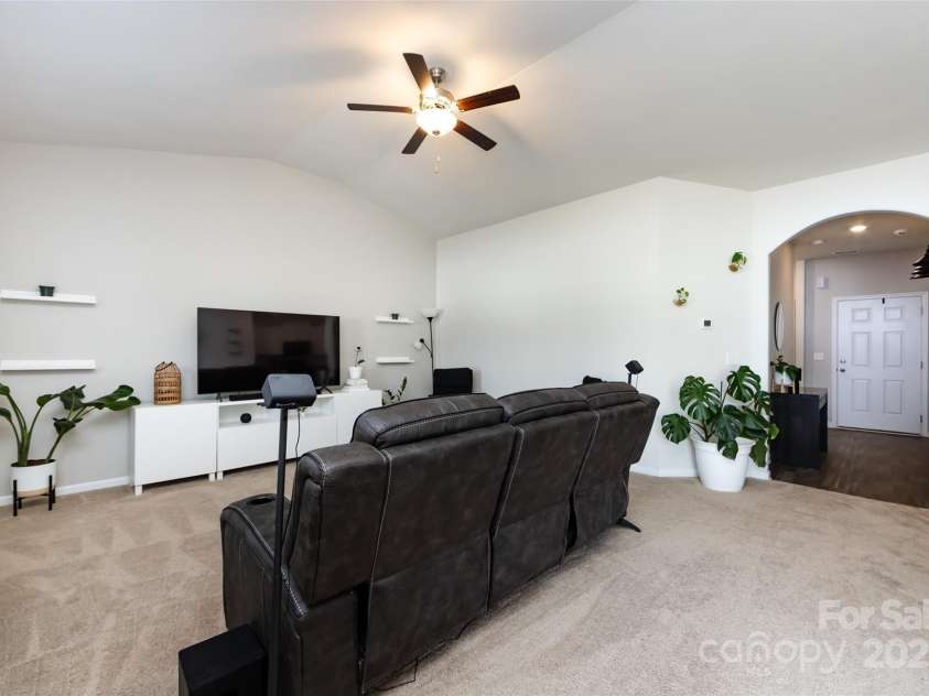 7315 Amberly Hills Road, Charlotte, NC 28215.  MLS# CAR4258030, YatesRealty ID 14473. 