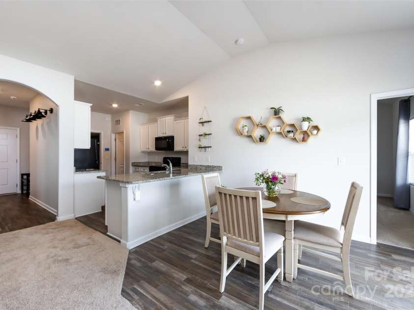 7315 Amberly Hills Road, Charlotte, NC 28215.  MLS# CAR4258030, YatesRealty ID 14473. 
