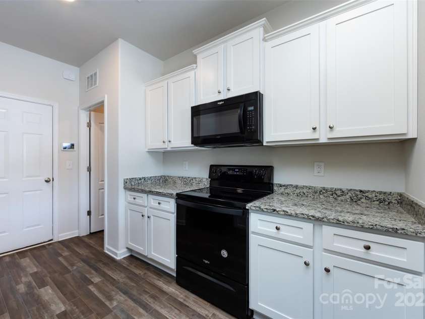 7315 Amberly Hills Road, Charlotte, NC 28215.  MLS# CAR4258030, YatesRealty ID 14473. 